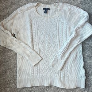 GAP women’s White Cream Cable Knit sweater in medium